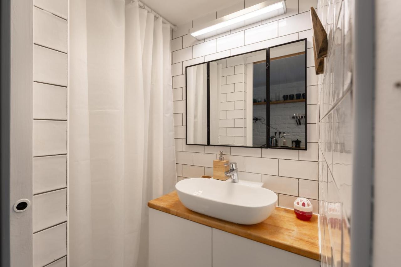 Black And White Apartment Budapest Extérieur photo