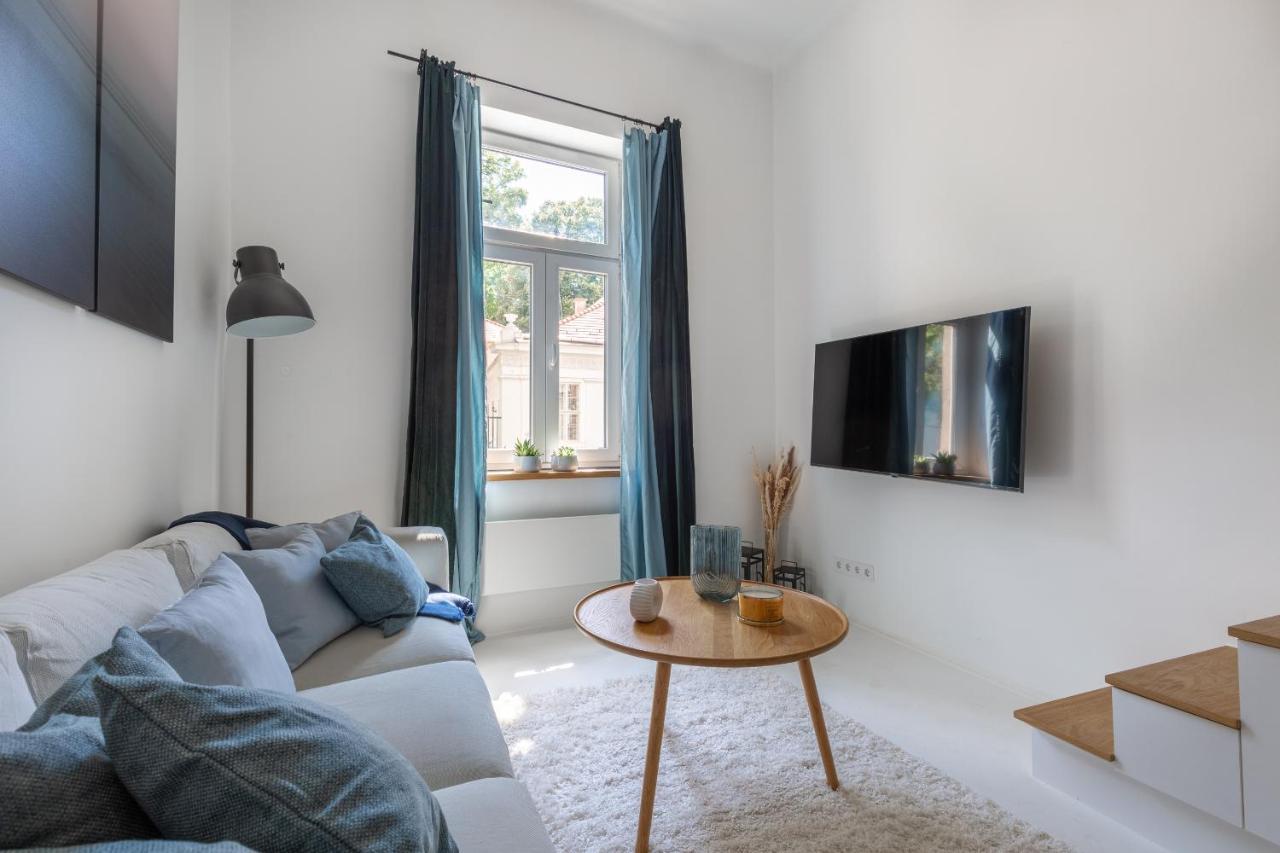 Black And White Apartment Budapest Extérieur photo