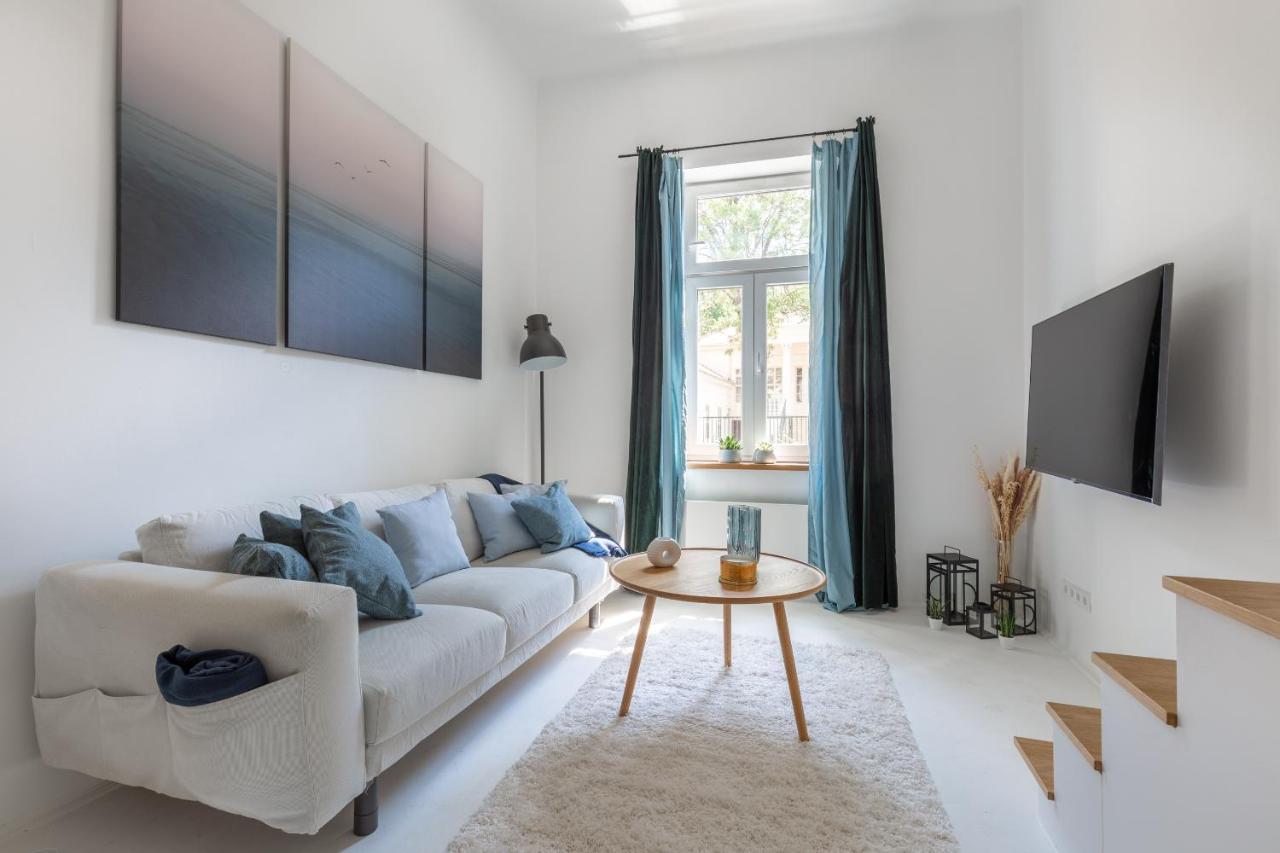 Black And White Apartment Budapest Extérieur photo